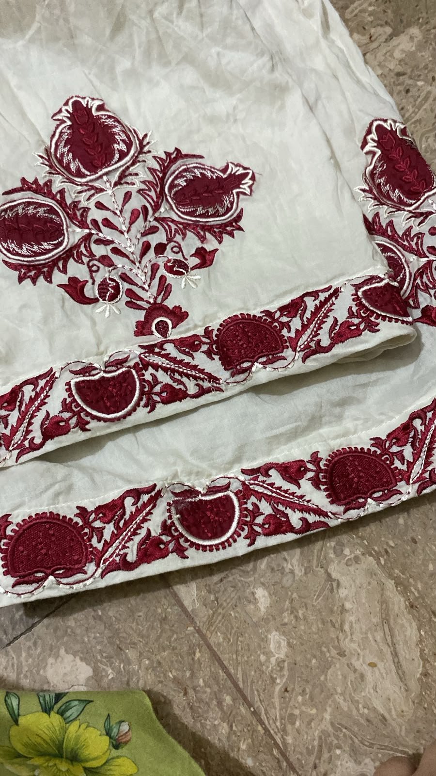 Ethnc emb lawn farshi shalwar